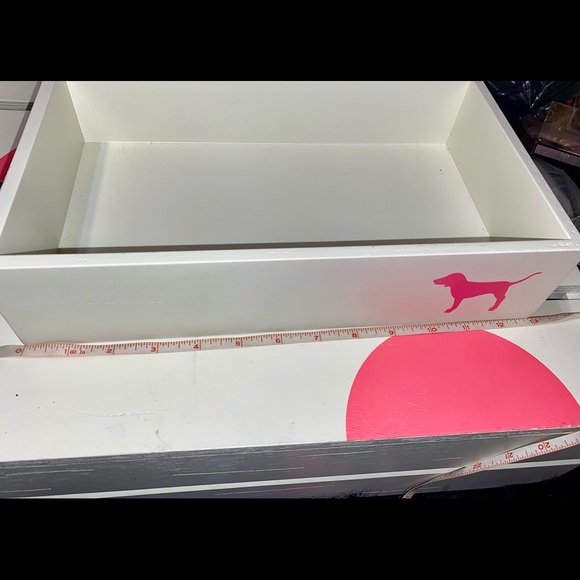 VICTORIA’S SECRET PINK STORE DISPLAY PROP WOODEN TRAY PINK DOG RARE 13”L x 7”W - Picture 2 of 10